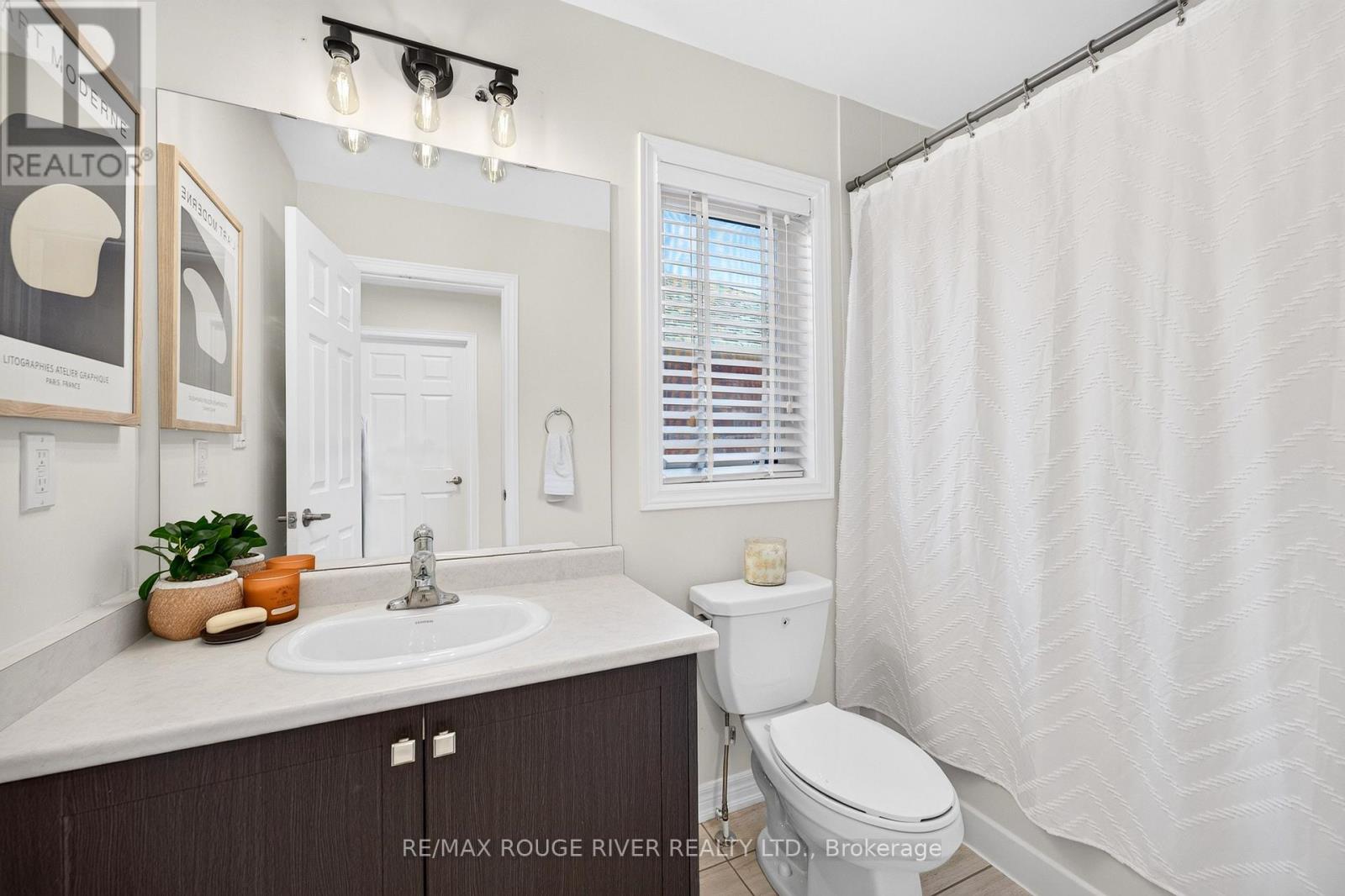 1124 Sepia Square, Pickering, Ontario  L1X 0H1 - Photo 26 - E13841436