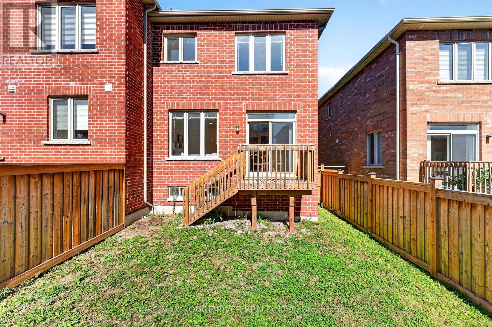 1124 Sepia Square, Pickering, Ontario  L1X 0H1 - Photo 32 - E13841436