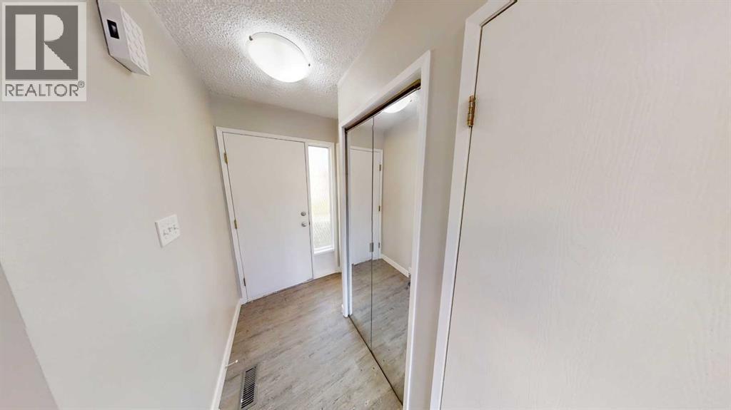 7852 Cedarwood Park, Grande Prairie, Alberta  T8V 4R8 - Photo 2 - A2349049