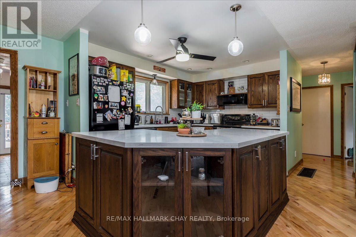 611 Big Bay Point Rd Road, Barrie, Ontario  L4N 3Z9 - Photo 4 - S13841292