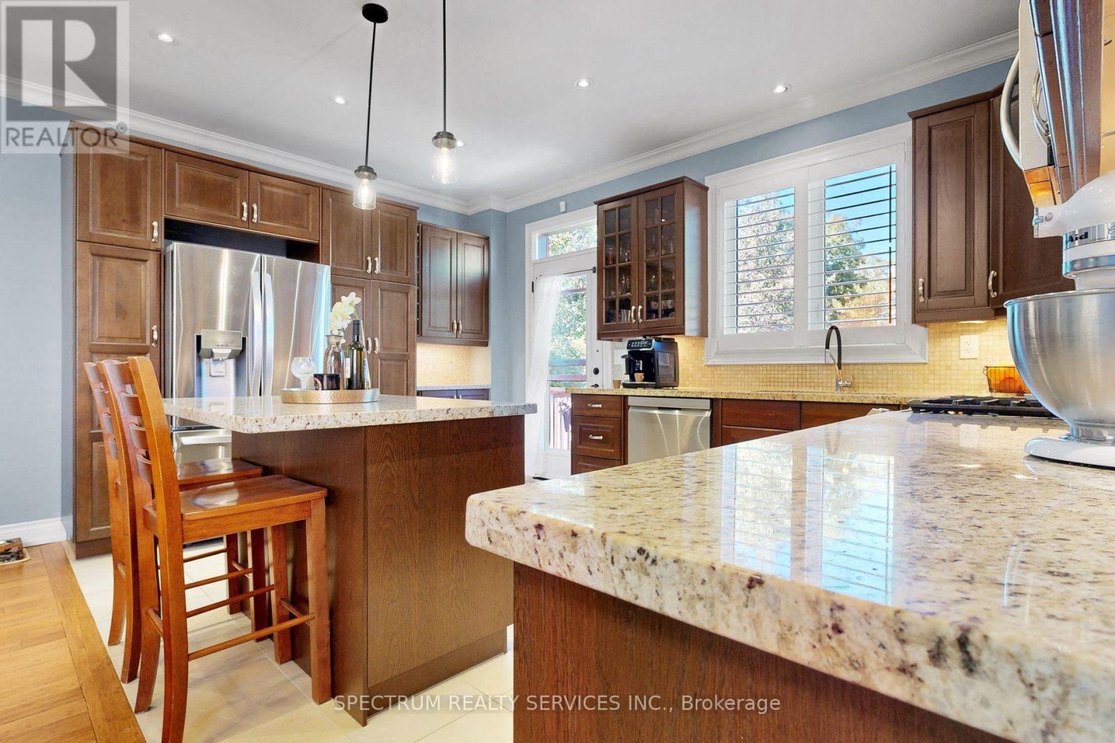 254 John Street, Toronto, Ontario  M9N 1K2 - Photo 16 - W13841342