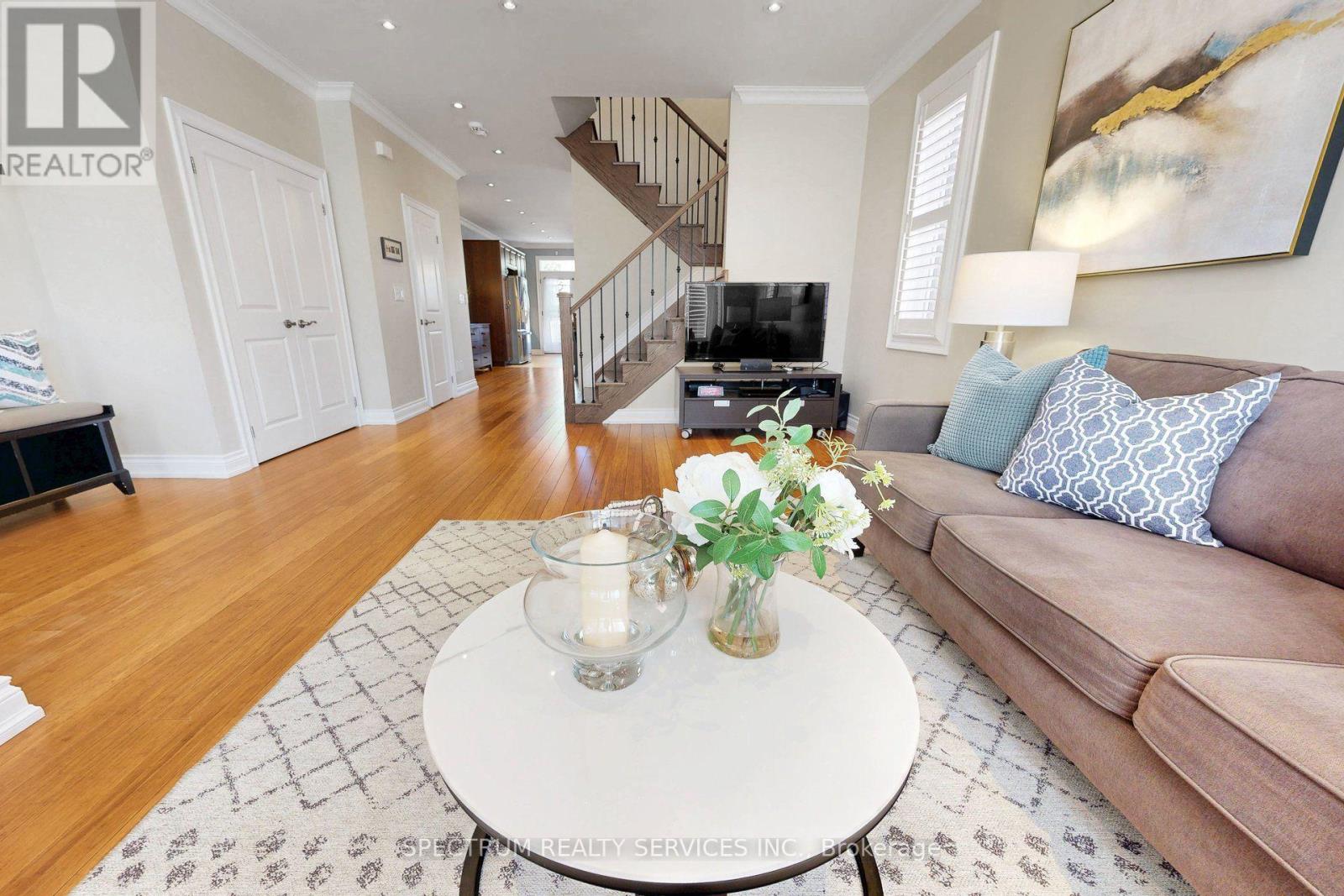 254 John Street, Toronto, Ontario  M9N 1K2 - Photo 8 - W13841342