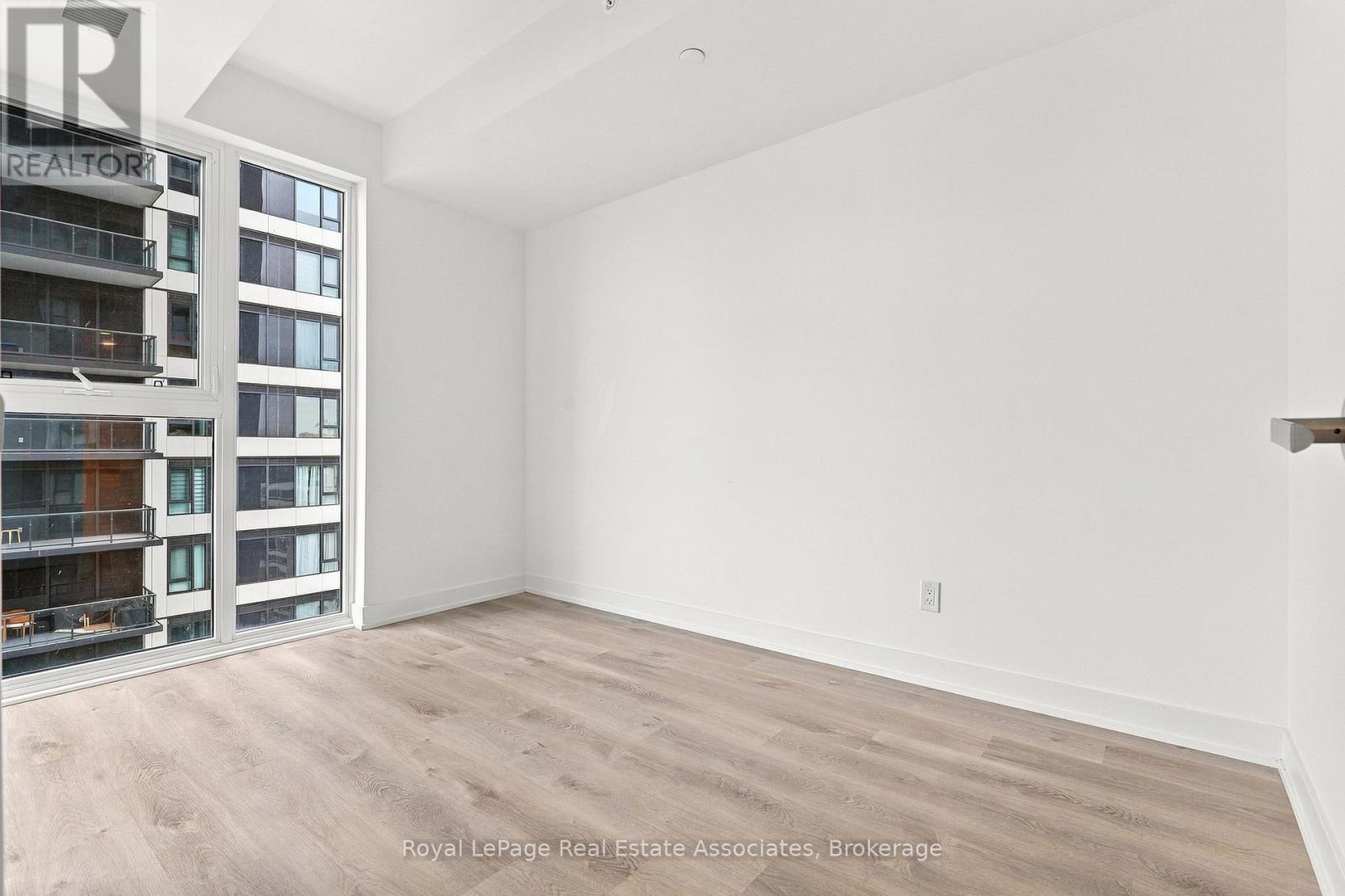1308 - 370 Martha St Street, Burlington, Ontario  L7R 0G9 - Photo 14 - W13841362