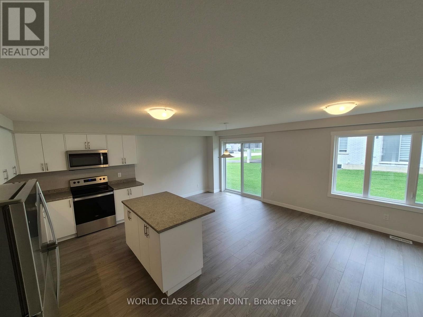8 Beverly Street, Springwater, Ontario  L0L 1P0 - Photo 3 - S13837868
