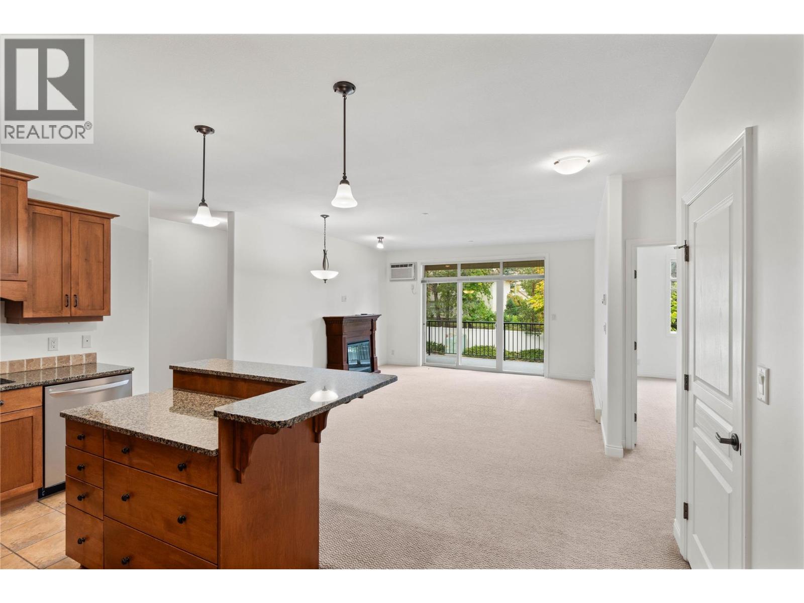 1390 Hillside Drive Unit# 207, Kamloops, British Columbia  V2E 0A6 - Photo 4 - 10401593