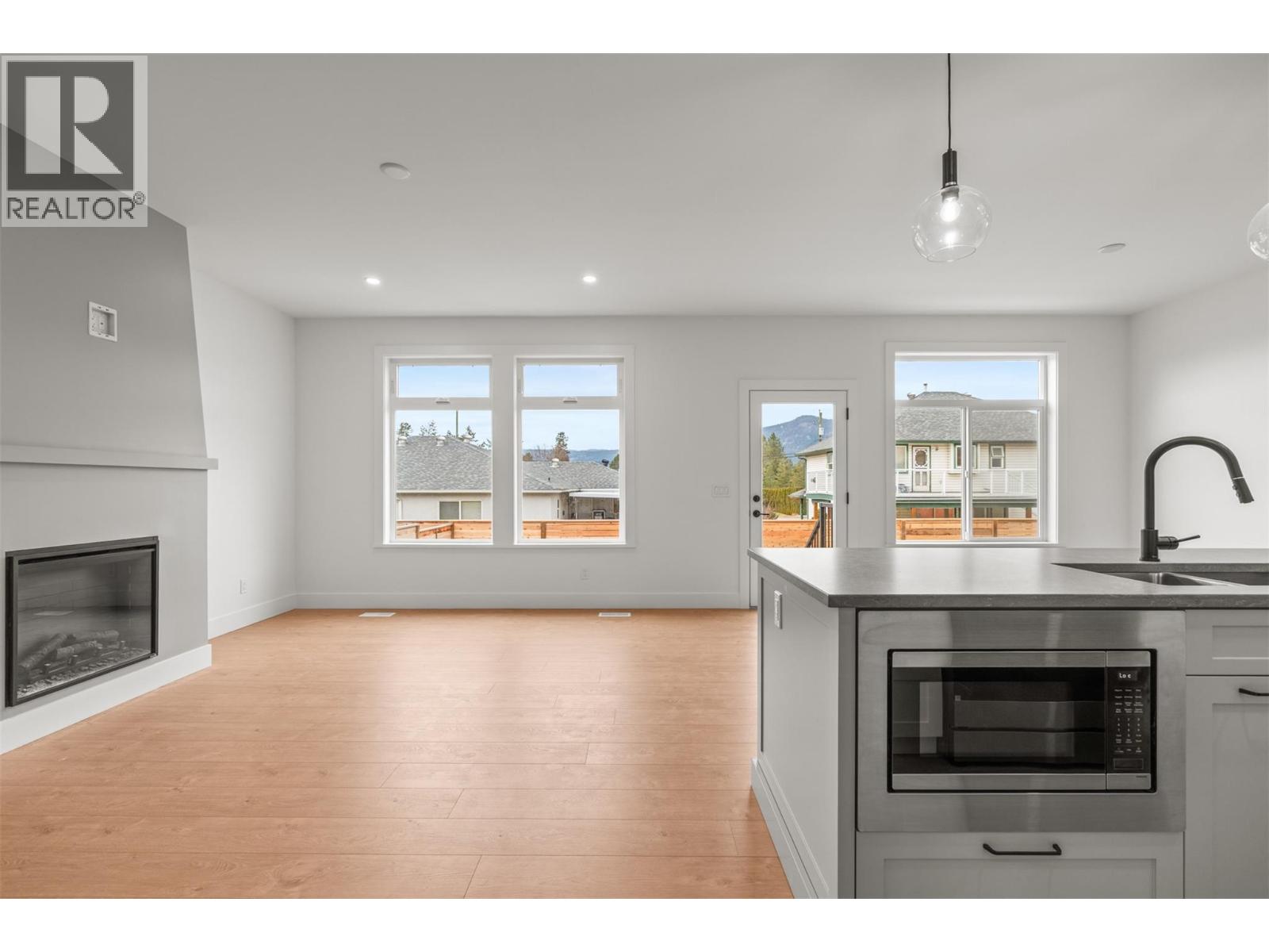 2467 Bradley Drive Unit# 101