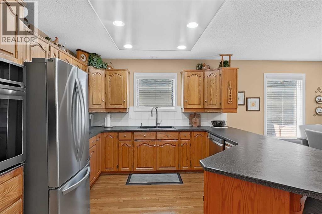 1218 Great Lakes Place S, Lethbridge, Alberta  T1K 6R6 - Photo 11 - A2345003