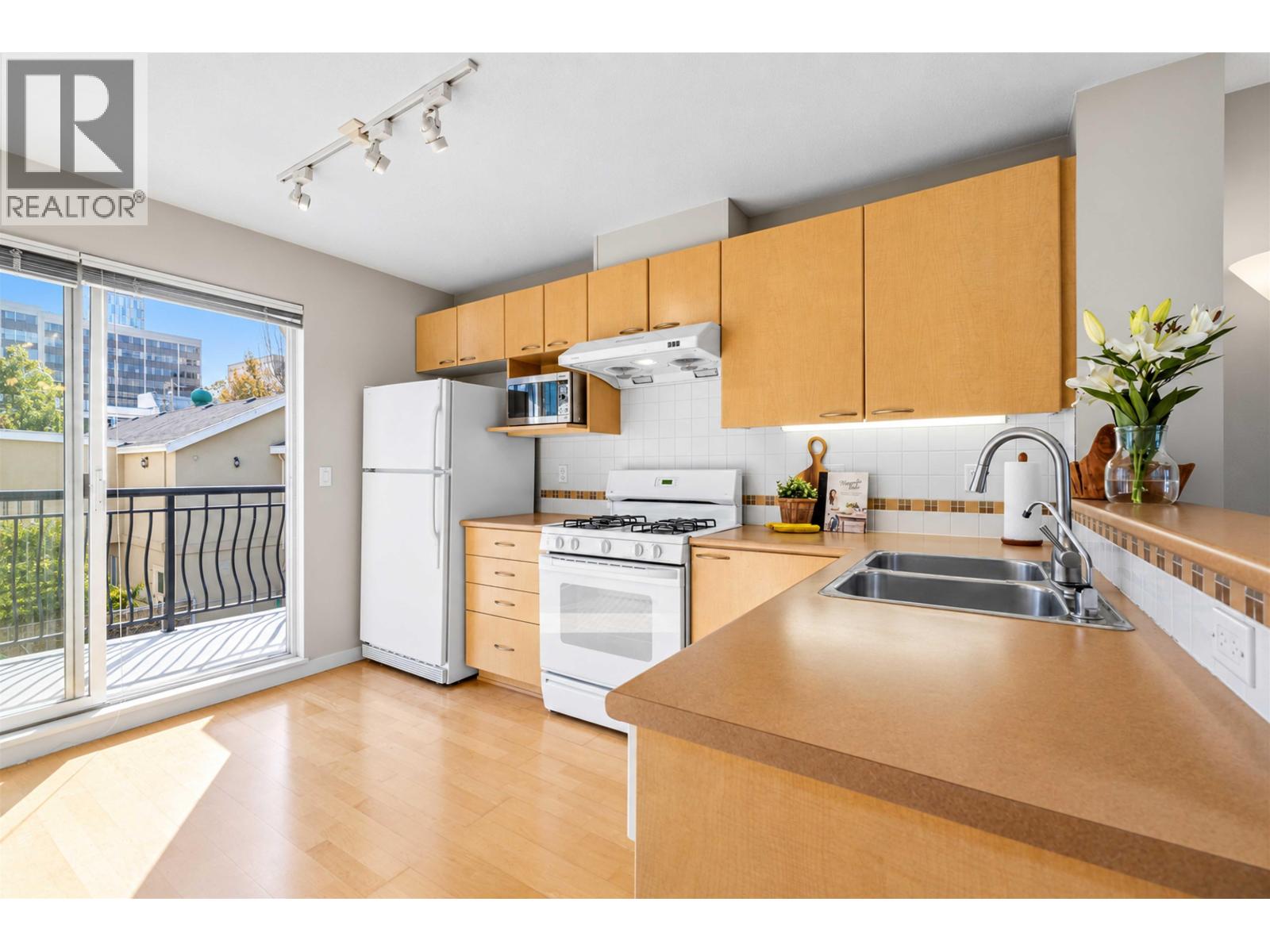 319 678 W 7th Avenue, Vancouver, British Columbia  V5Z 1B5 - Photo 12 - R3170717