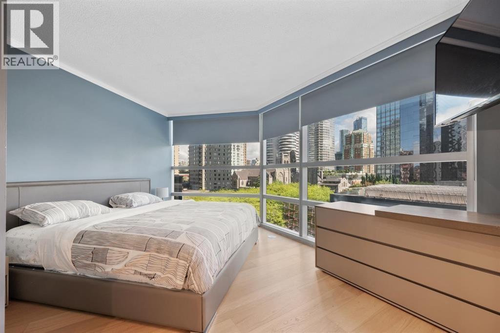 70X 1050 BURRARD STREET