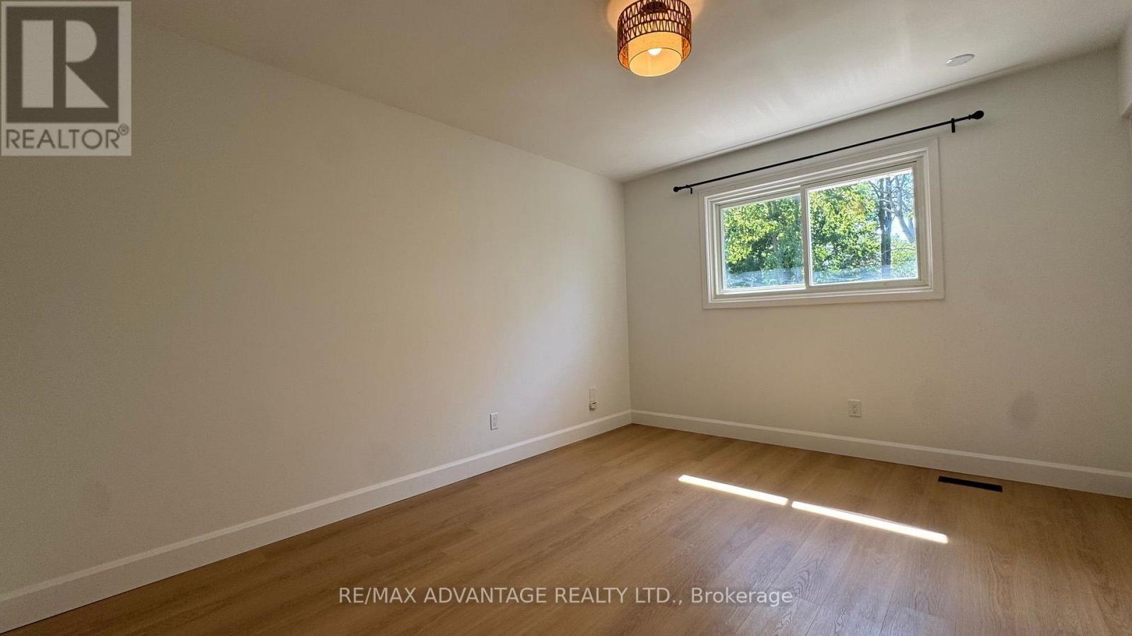 359 Ferndale Avenue, London South, Ontario  N6C 5K5 - Photo 8 - X13841126