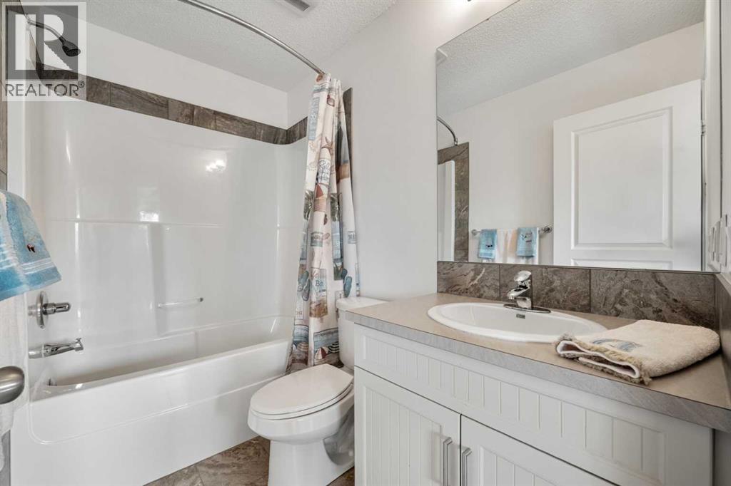 203 Mahogany Grove SE