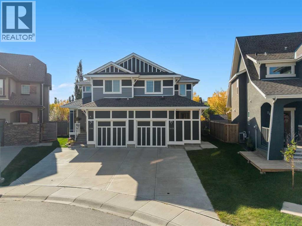 203 Mahogany Grove SE