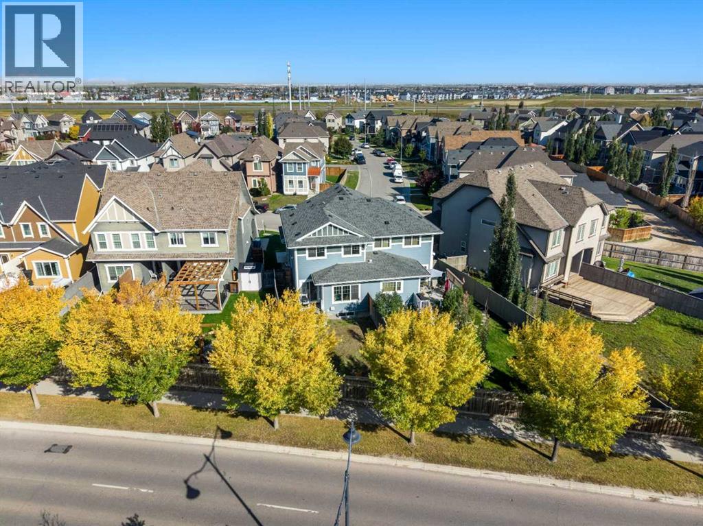 203 Mahogany Grove SE