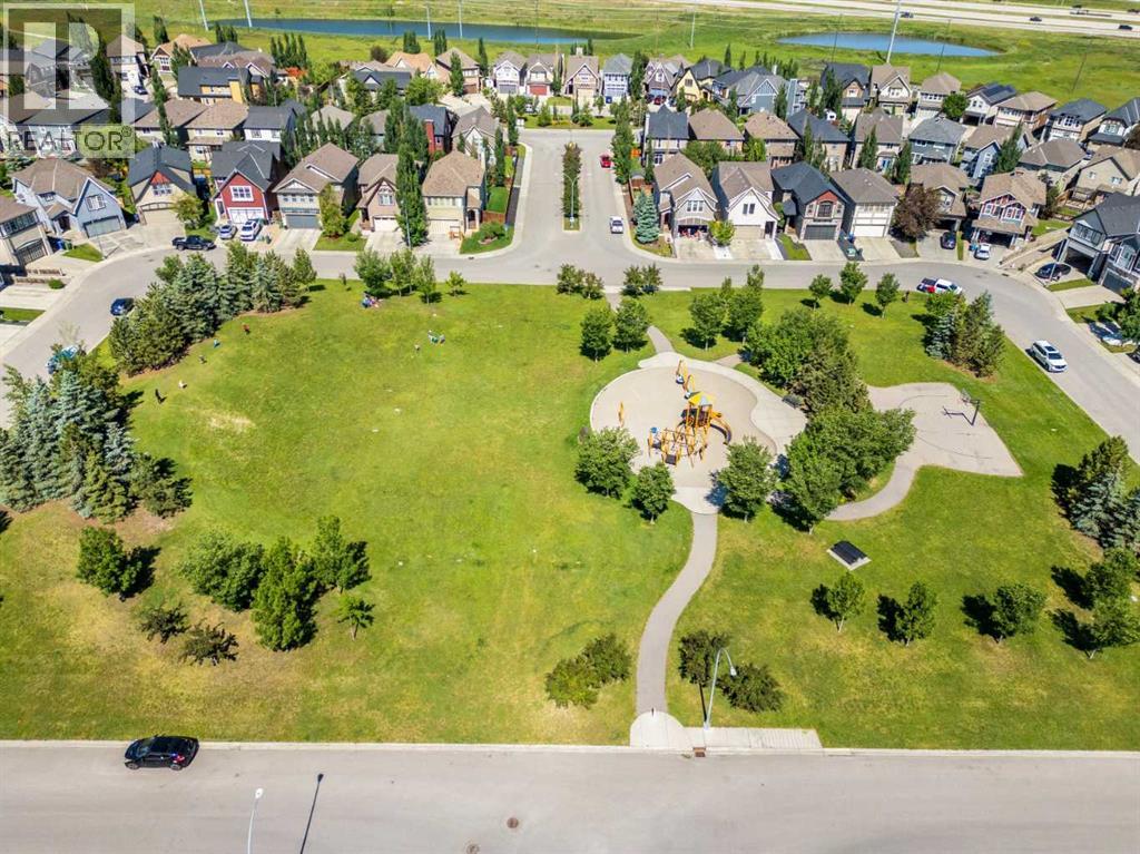 203 Mahogany Grove SE