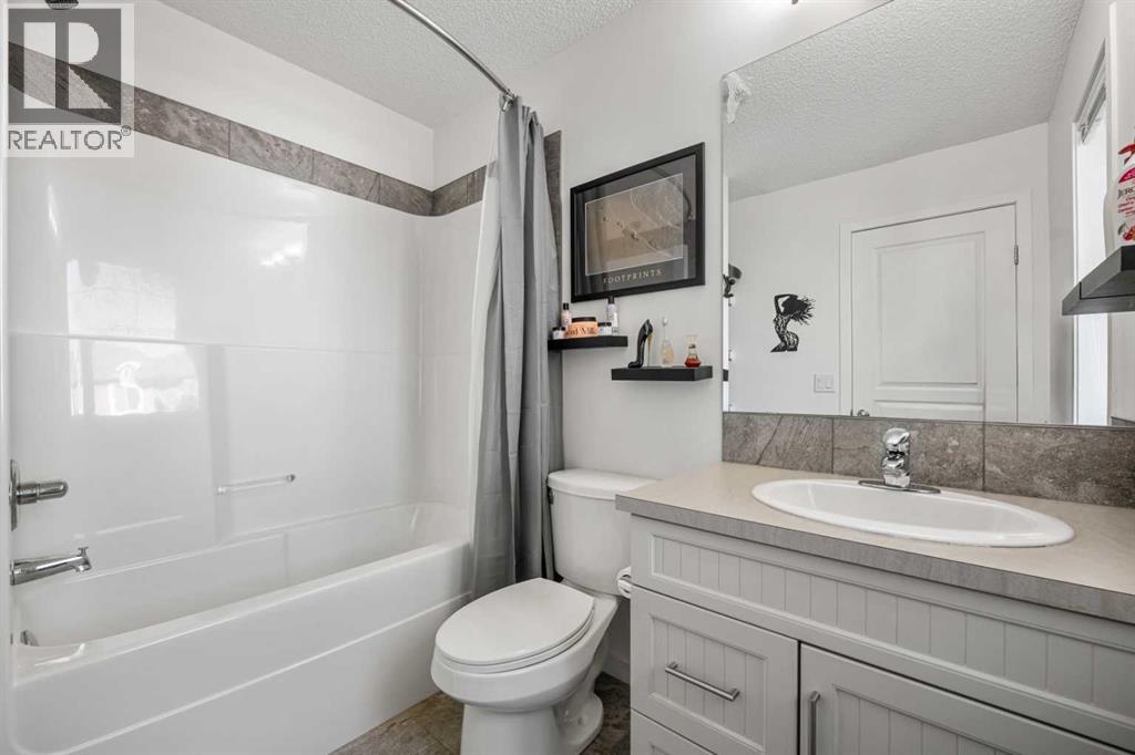 203 Mahogany Grove SE
