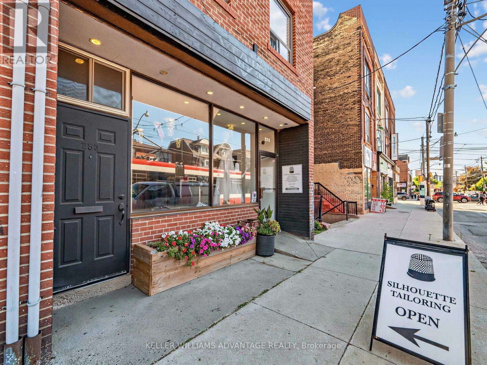 253 BROADVIEW AVENUE, Toronto, Ontario