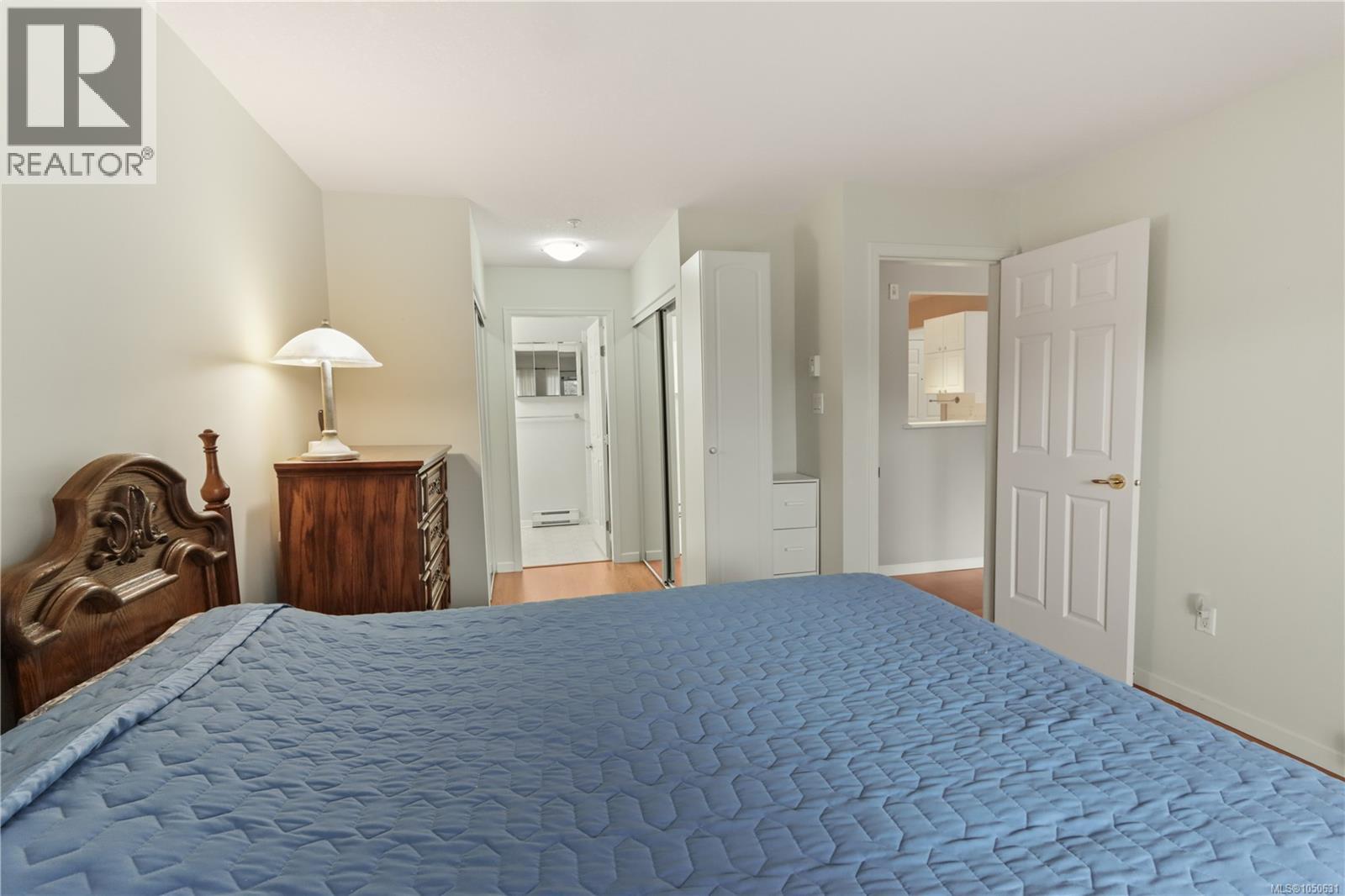 402 5620 Edgewater Lane