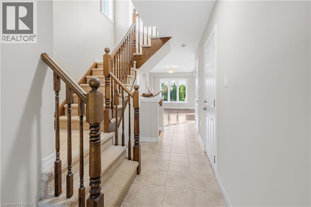 4891 Adam Court, Beamsville, Ontario  L3J 1M4 - Photo 4 - 40867583