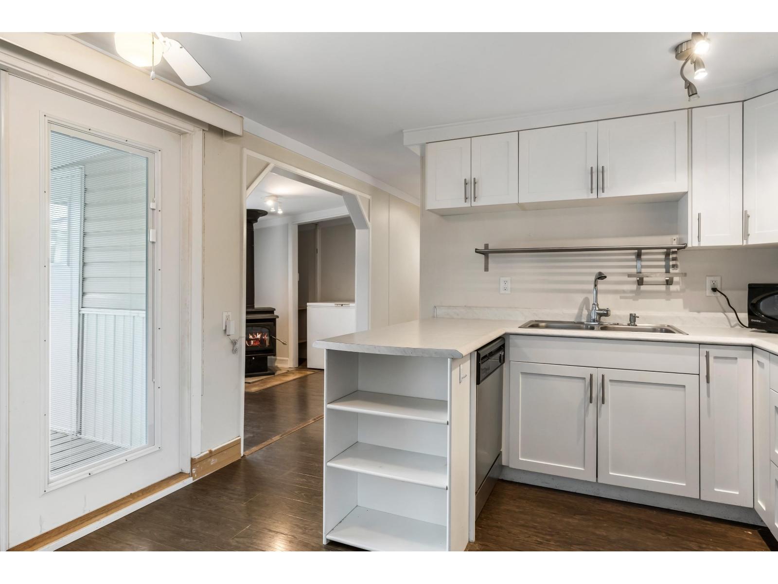 17 3942 COLUMBIA VALLEY ROAD|Cultus Lake East