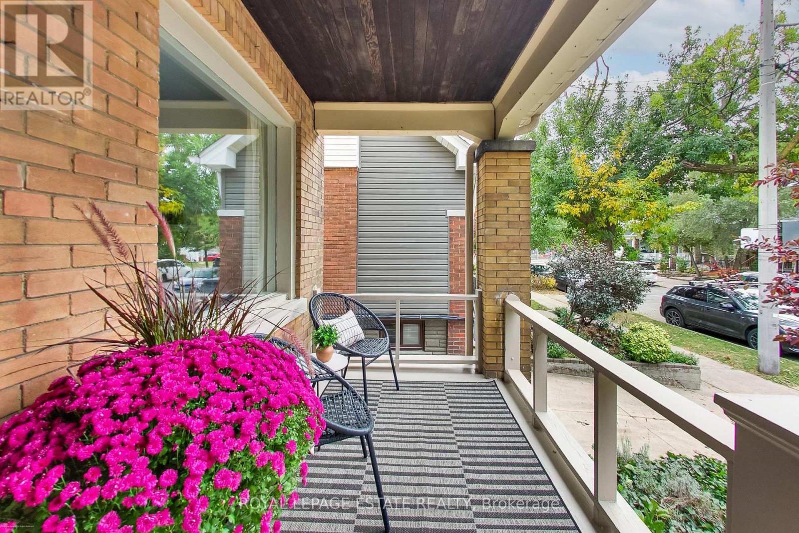 87 Woodmount Avenue, Toronto, Ontario  M4C 3Y1 - Photo 3 - E13841582
