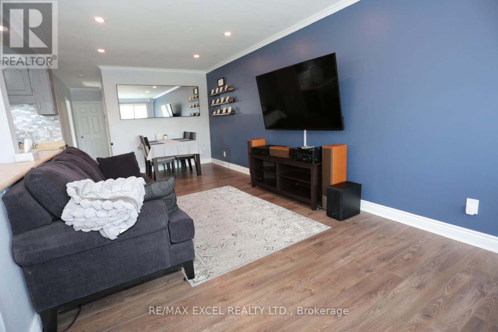 44 Lindsay Avenue, Newmarket, Ontario  L3Y 4N6 - Photo 3 - N13841566