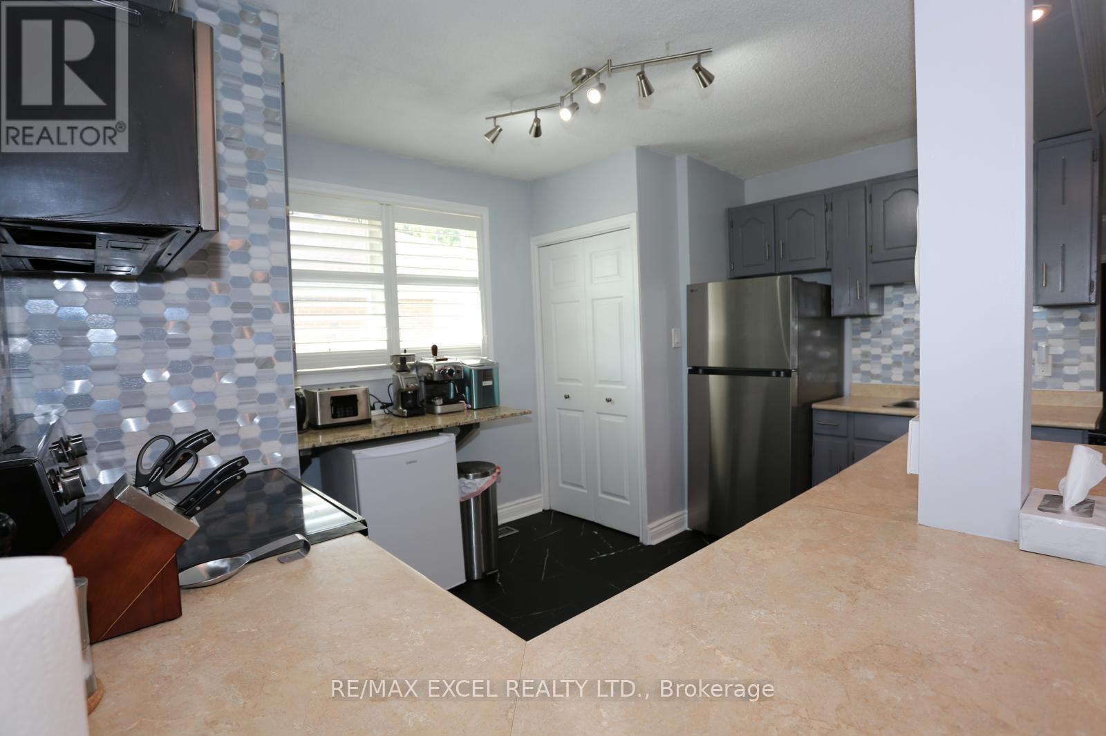 44 Lindsay Avenue, Newmarket, Ontario  L3Y 4N6 - Photo 4 - N13841566