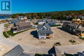 10 Magazine Street, Penetanguishene, Ontario  L9M 0W6 - Photo 3 - S13841548