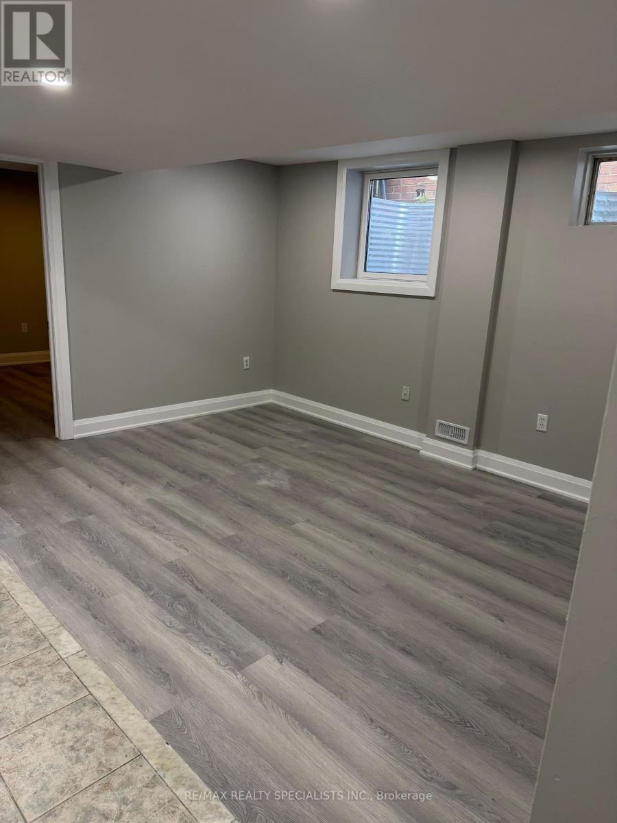 19 Mannel (Basement) Crescent, Brampton, Ontario  L6Y 5E2 - Photo 11 - W13791488