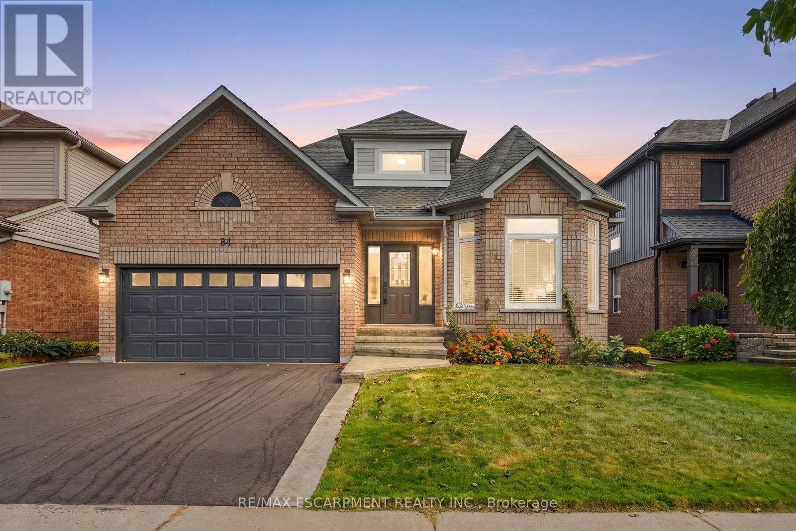 84 RILEY STREET, Hamilton, Ontario