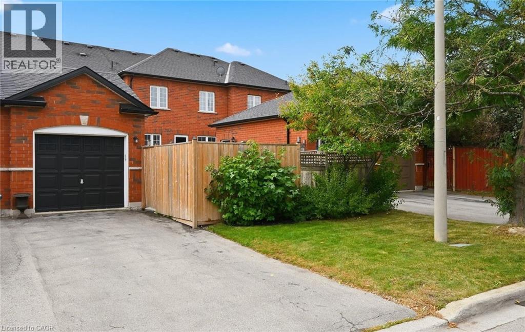 5035 CORPORATE Drive, Burlington, Ontario