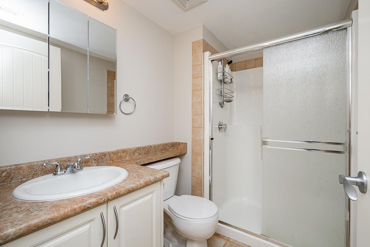 20230 71a Avenue, Langley, British Columbia  V2Y 3A1 - Photo 32 - R3170035