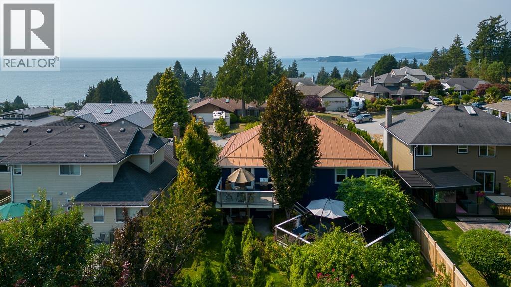 4868 BLUEGROUSE DRIVE, Sechelt, British Columbia
