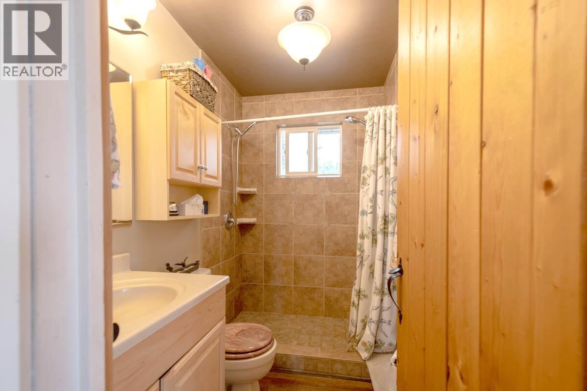 4803 Lakeview Road, Lac La Hache, British Columbia  V0K 1T0 - Photo 14 - R3170799