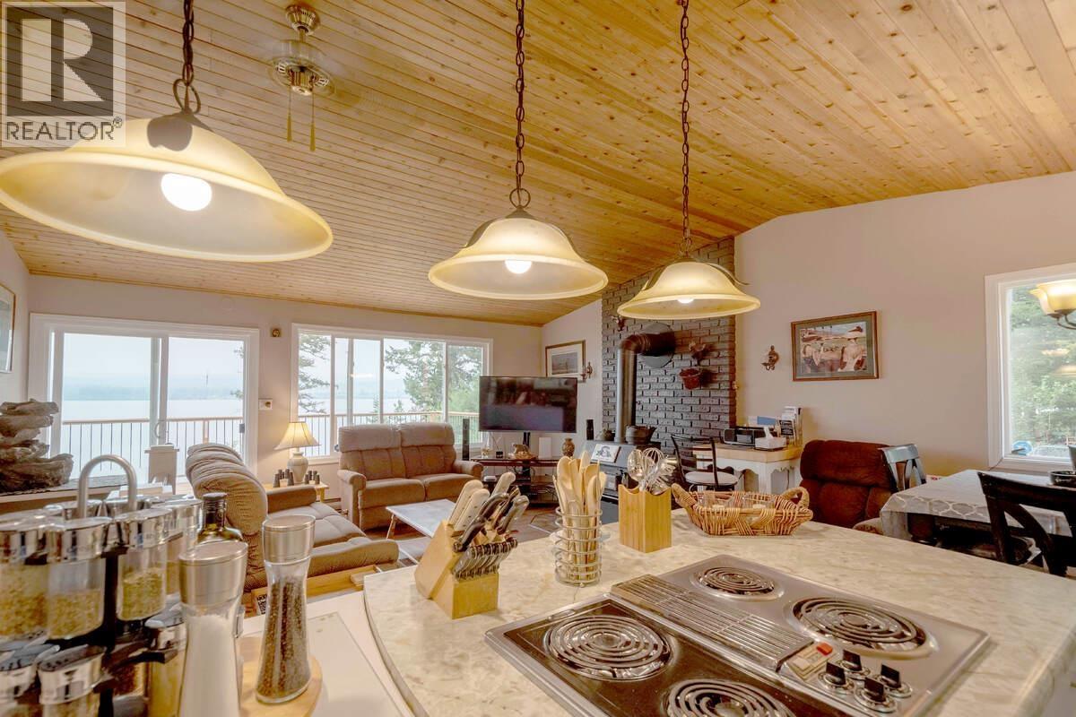 4803 Lakeview Road, Lac La Hache, British Columbia  V0K 1T0 - Photo 6 - R3170799