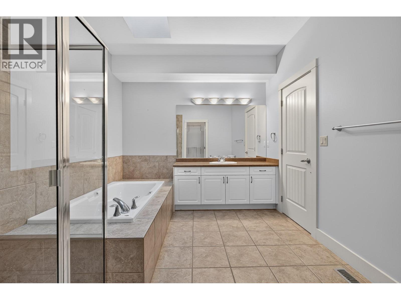 901 Middleton Way Unit# 109 Lot# 9, Vernon, British Columbia  V1B 3Z1 - Photo 68 - 10401675