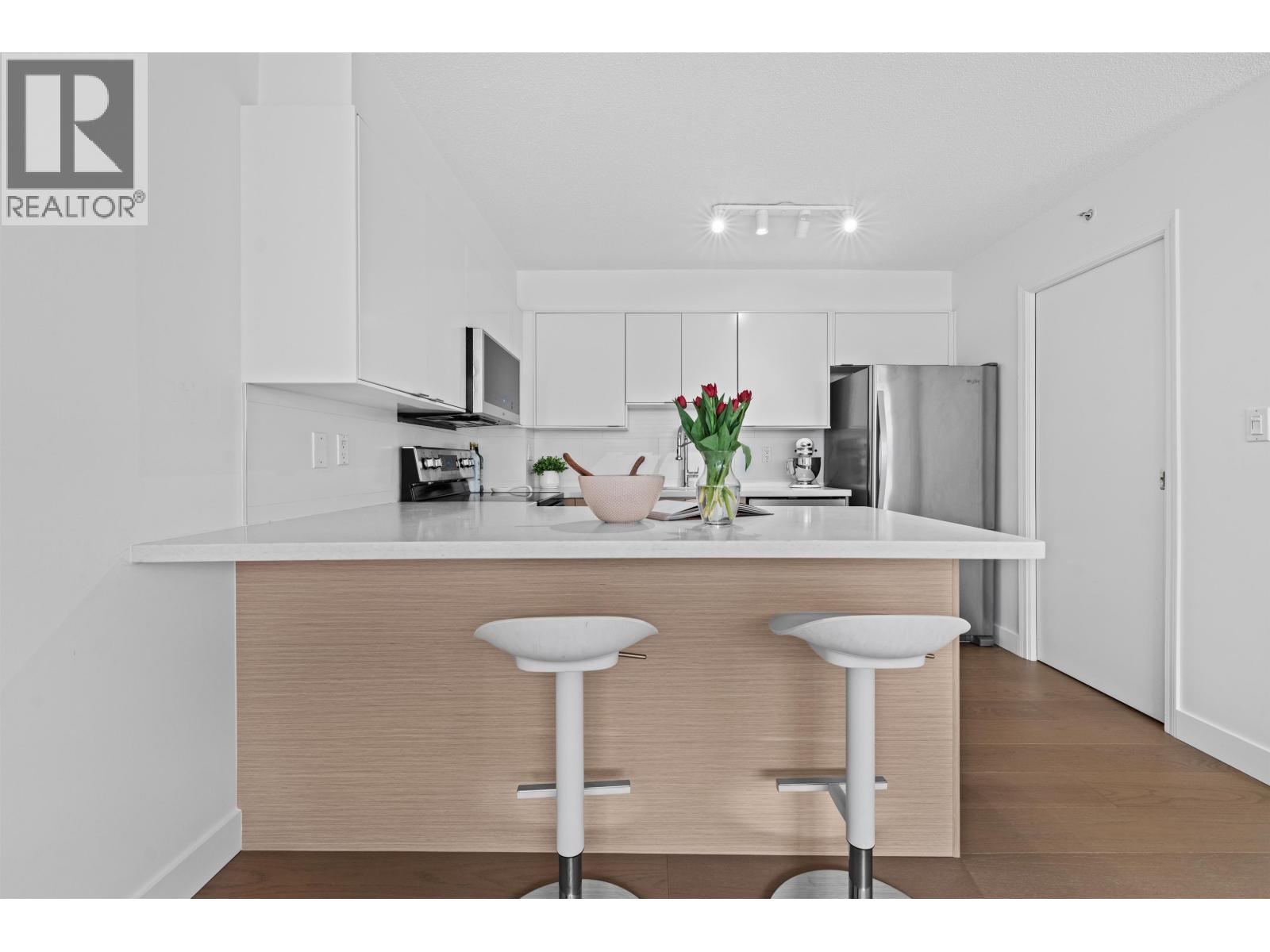 204 1633 W 8th Avenue, Vancouver, British Columbia  V6J 5H7 - Photo 1 - R3170761