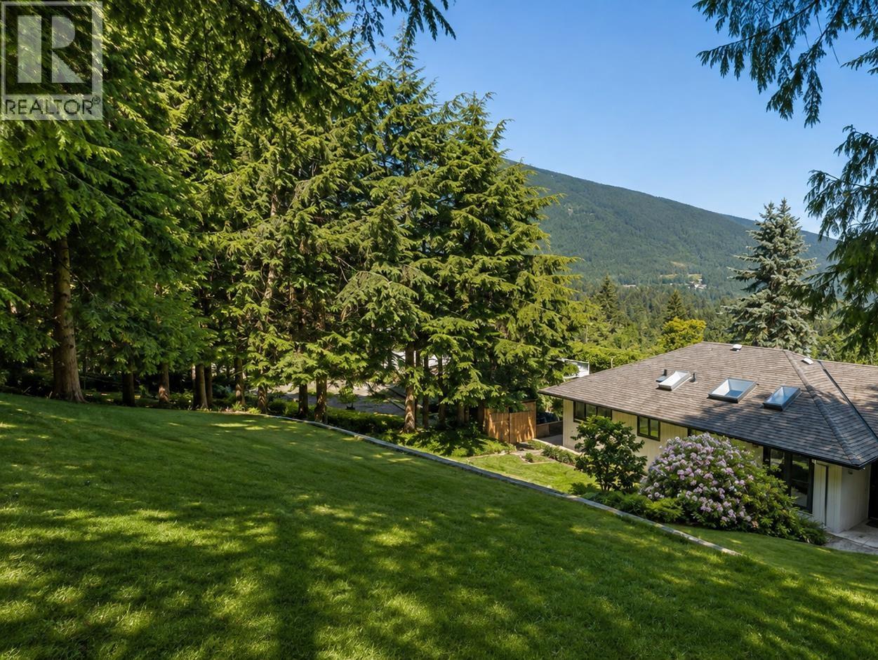 68 Bonnymuir Drive, West Vancouver, British Columbia  V7S 1L2 - Photo 6 - R3170787