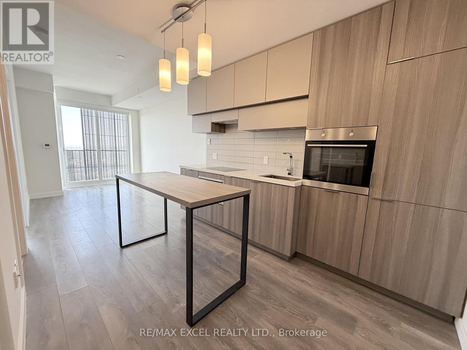 5603 - 8 Eglinton Avenue E, Toronto (Mount Pleasant West), Ontario  M4P 1A6 - Photo 2 - C13841636