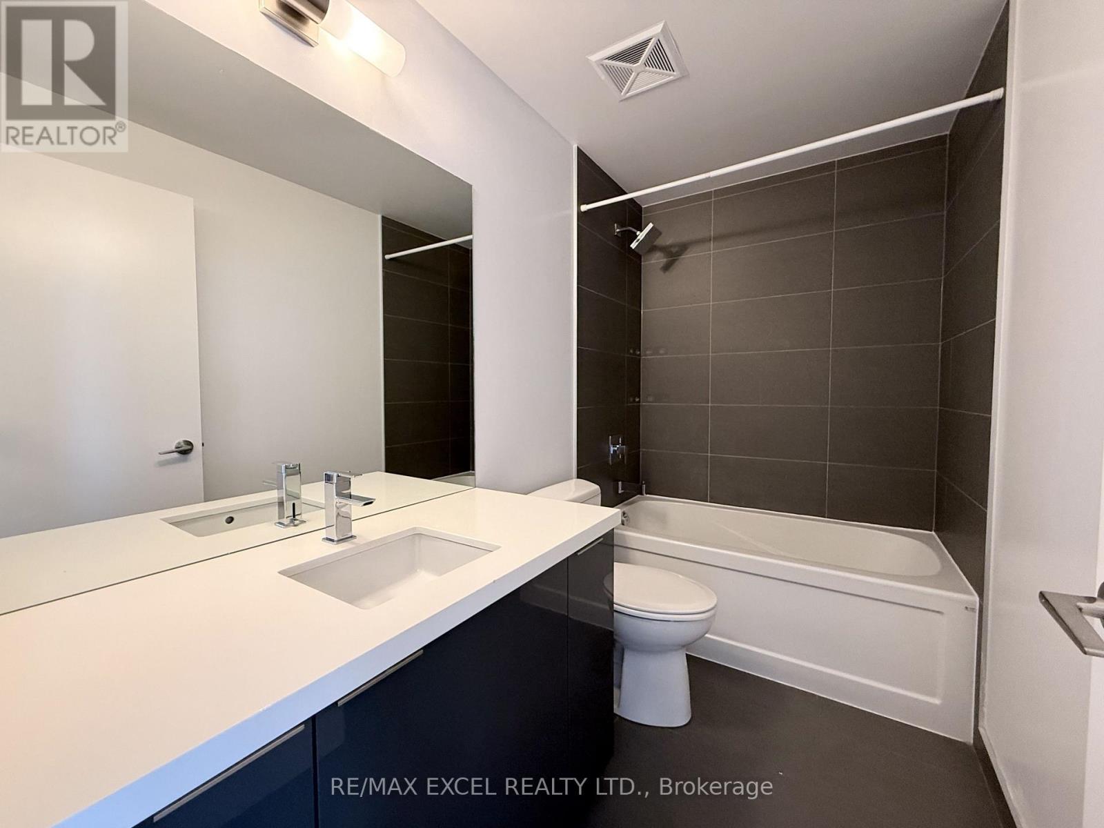 5603 - 8 Eglinton Avenue E, Toronto (Mount Pleasant West), Ontario  M4P 1A6 - Photo 8 - C13841636