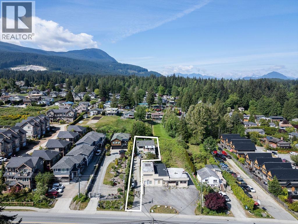 710 Gibsons Way, Gibsons, British Columbia  V0N 1V9 - Photo 26 - R3121623