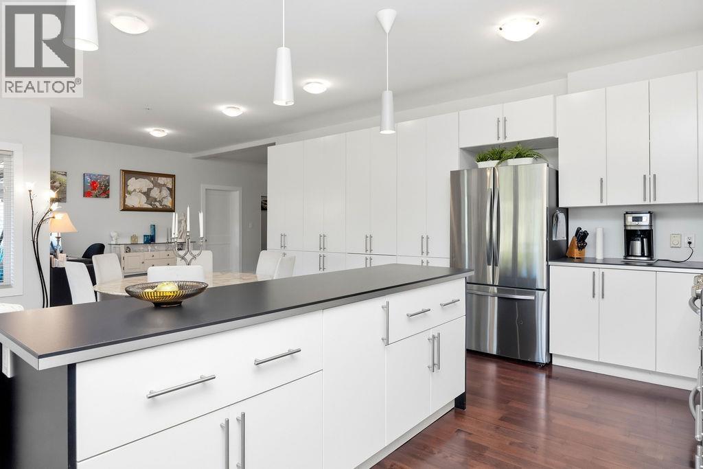 1 5778 MARINE WAY, Sechelt, British Columbia