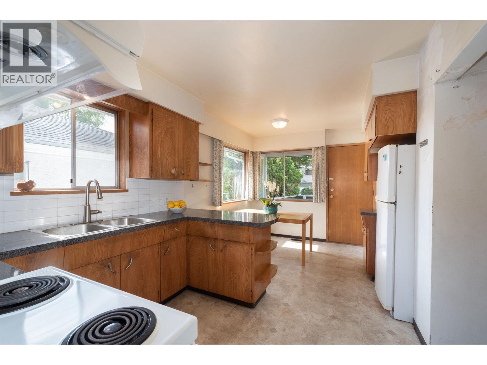 5363 Dumfries Street, Vancouver, British Columbia  V5P 3A3 - Photo 9 - R3170091