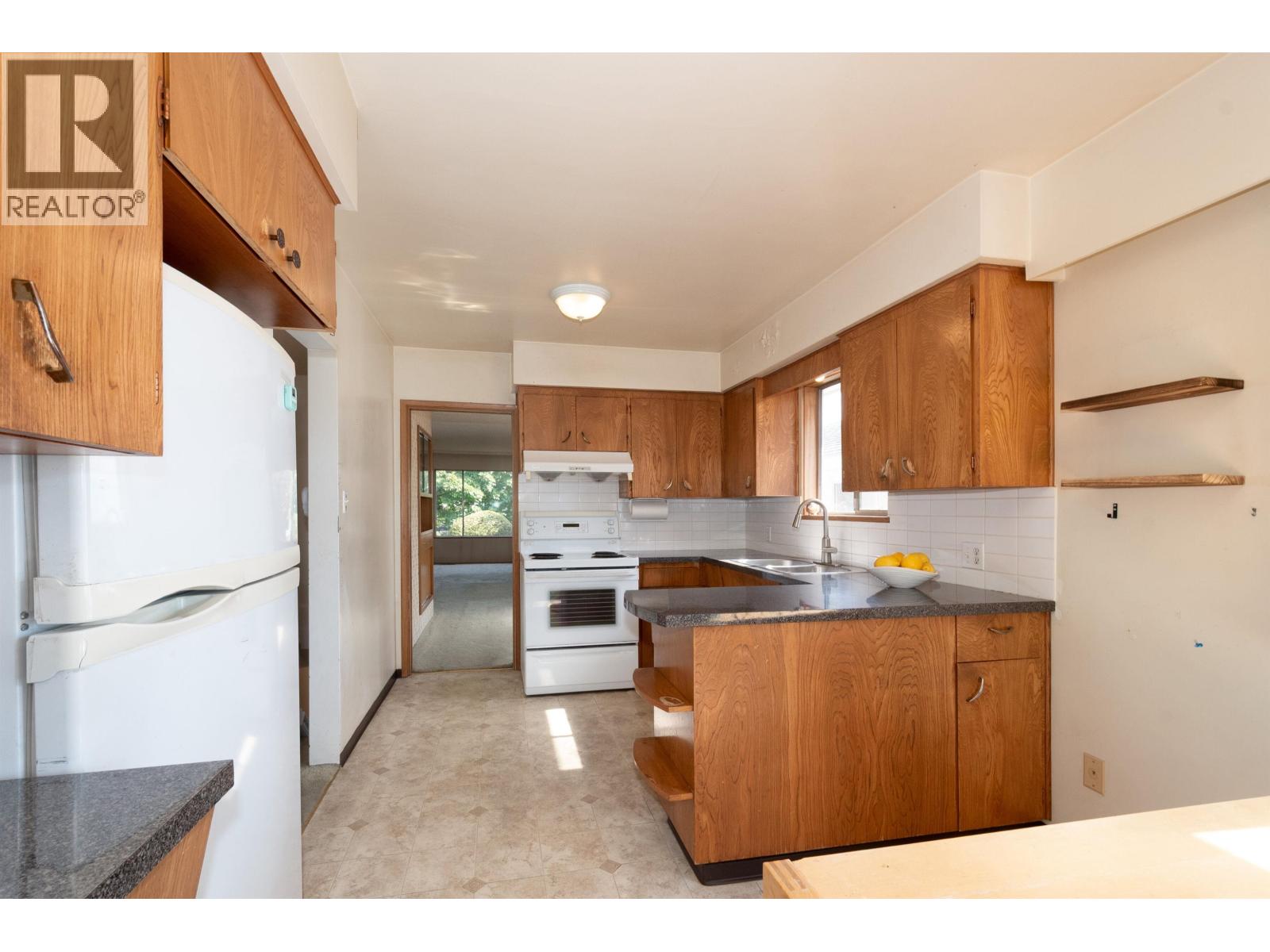 5363 Dumfries Street, Vancouver, British Columbia  V5P 3A3 - Photo 7 - R3170091