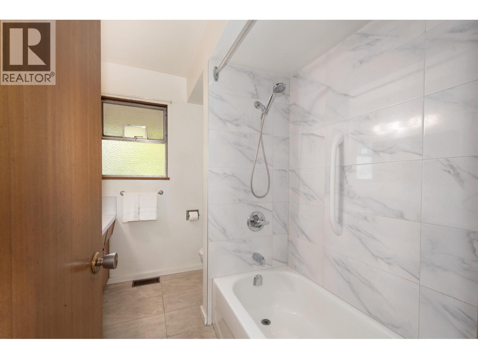 5363 Dumfries Street, Vancouver, British Columbia  V5P 3A3 - Photo 15 - R3170091