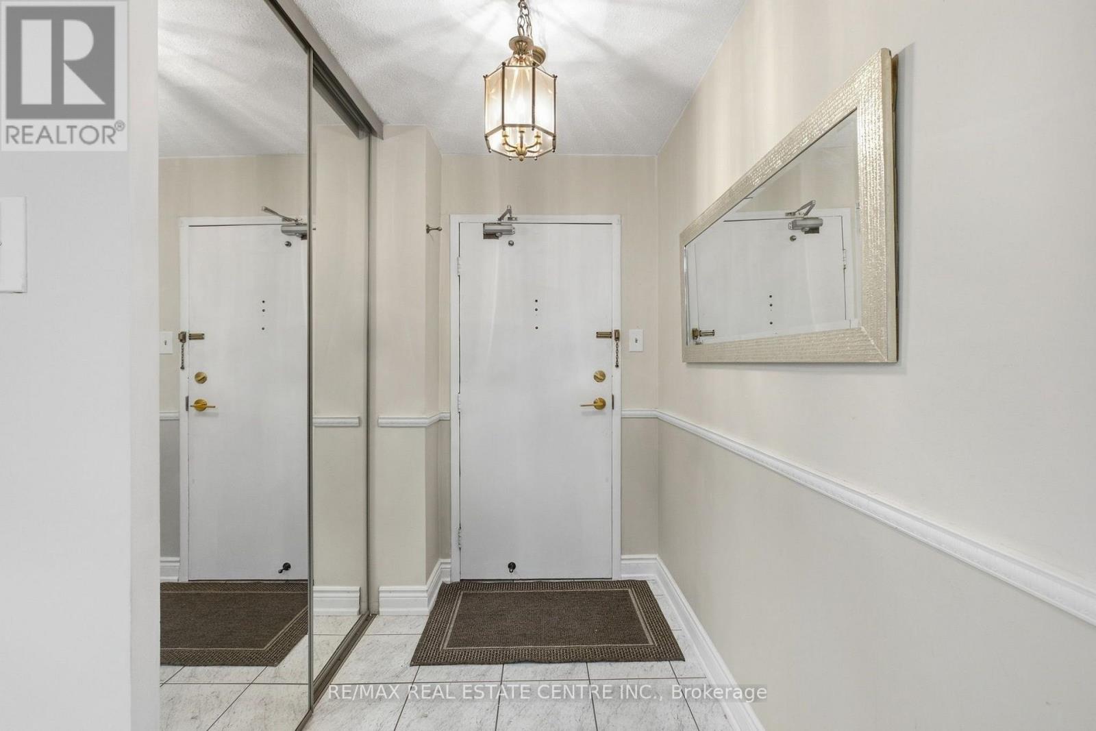 602 - 2055 Upper Middle Road, Burlington (Brant Hills), Ontario  L7P 3P4 - Photo 4 - W13841632
