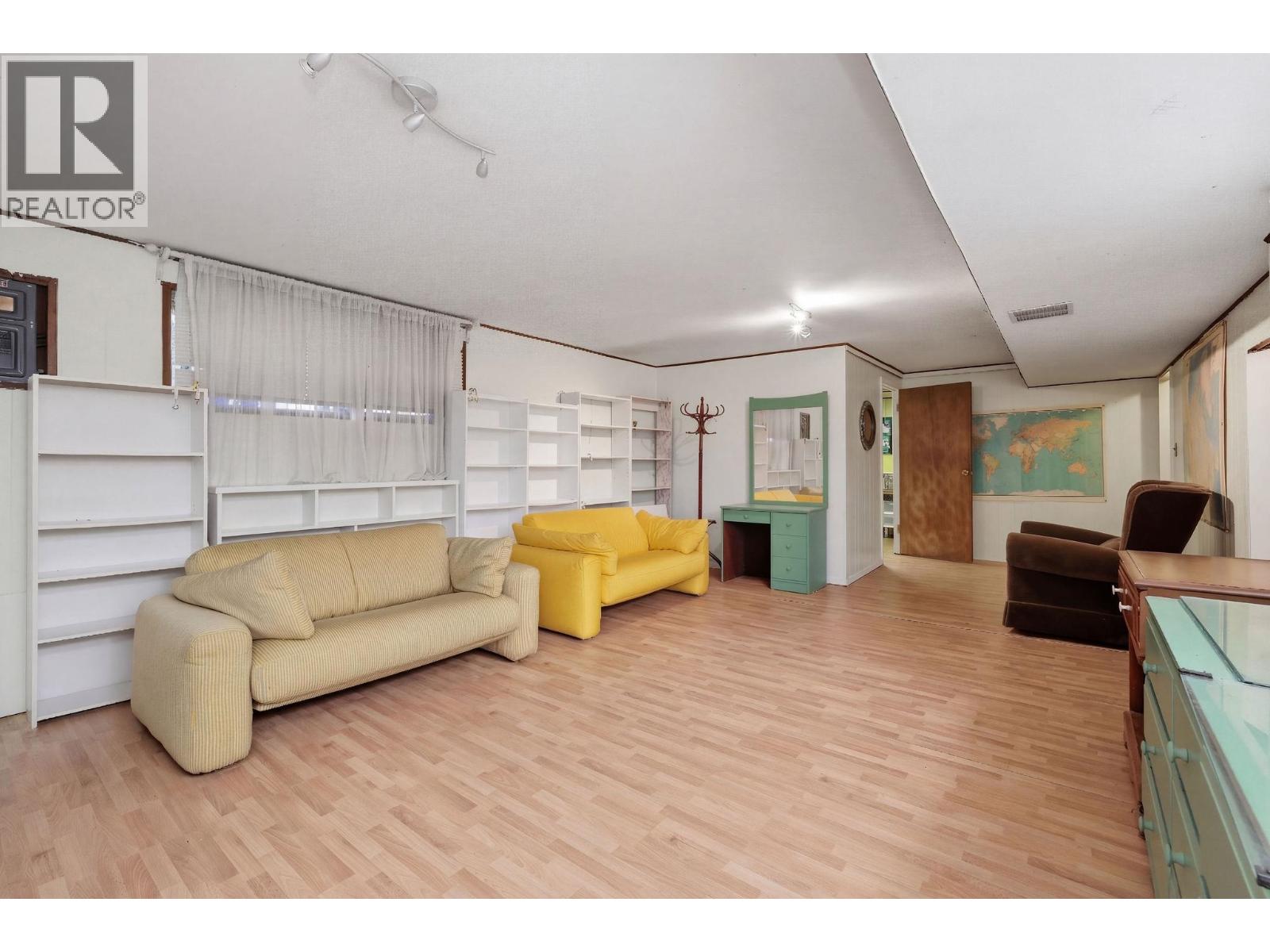 4745 GILPIN COURT