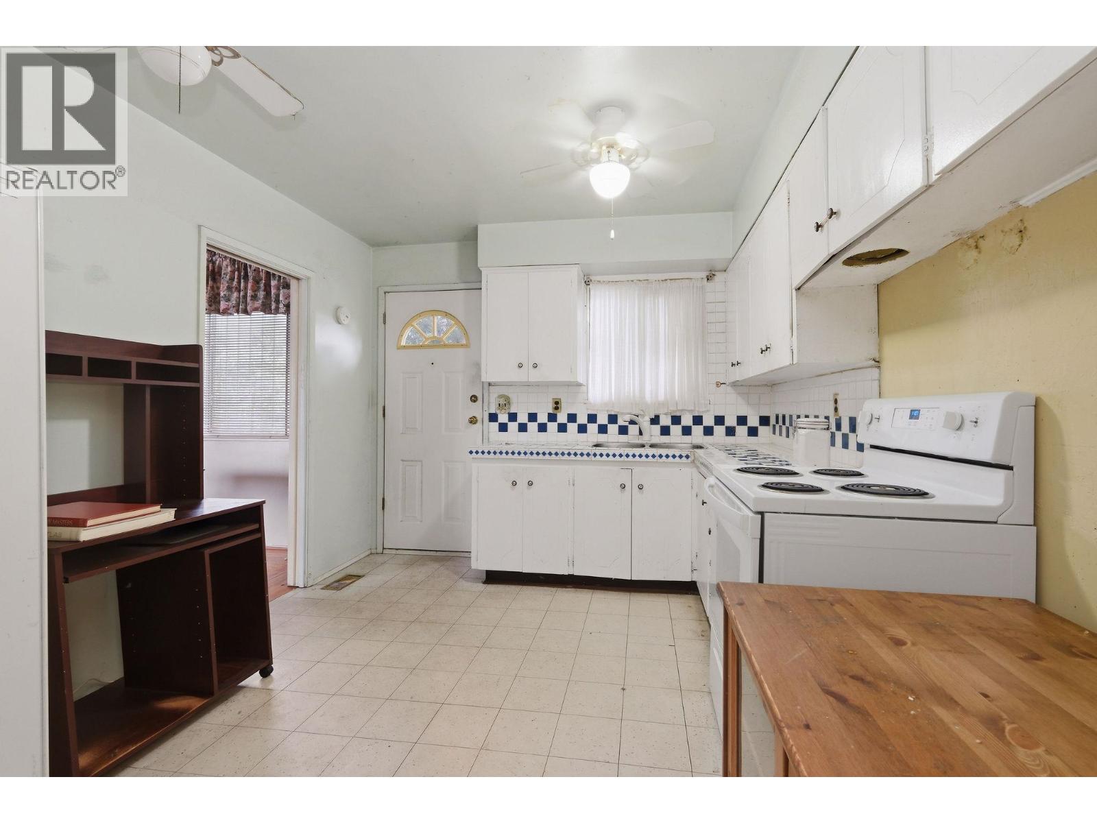 4745 GILPIN COURT