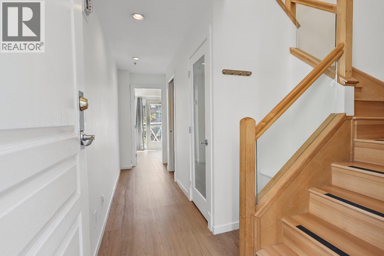 102 3349 DUNBAR STREET, Vancouver, British Columbia