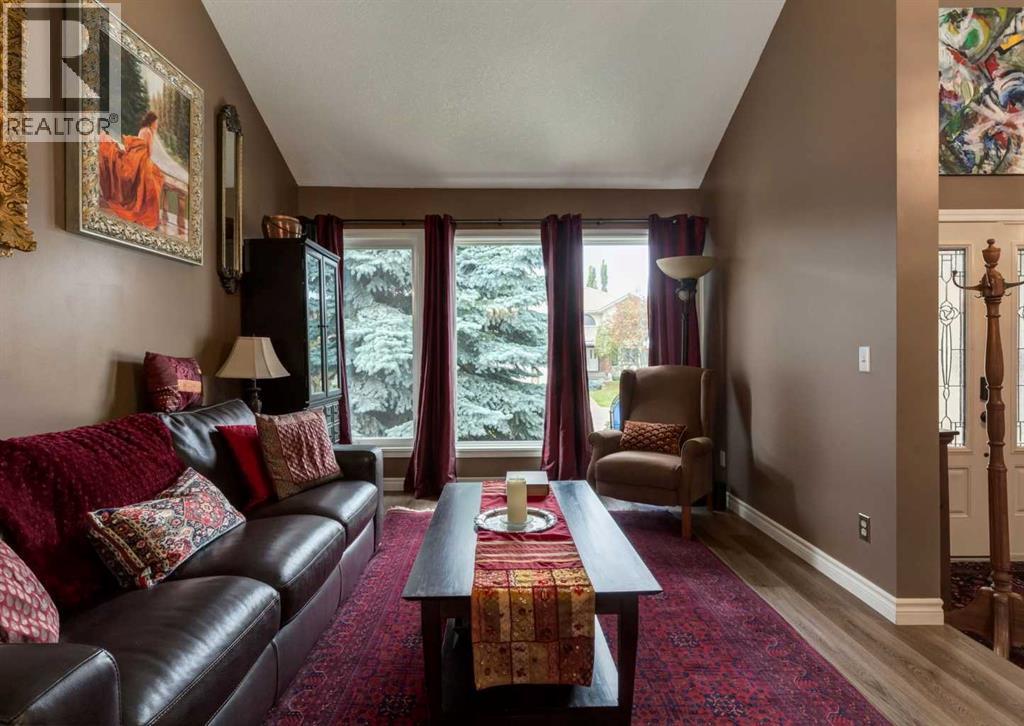 492 Silvergrove Gardens NW, Calgary, Alberta  T3B 4S8 - Photo 3 - A2347378