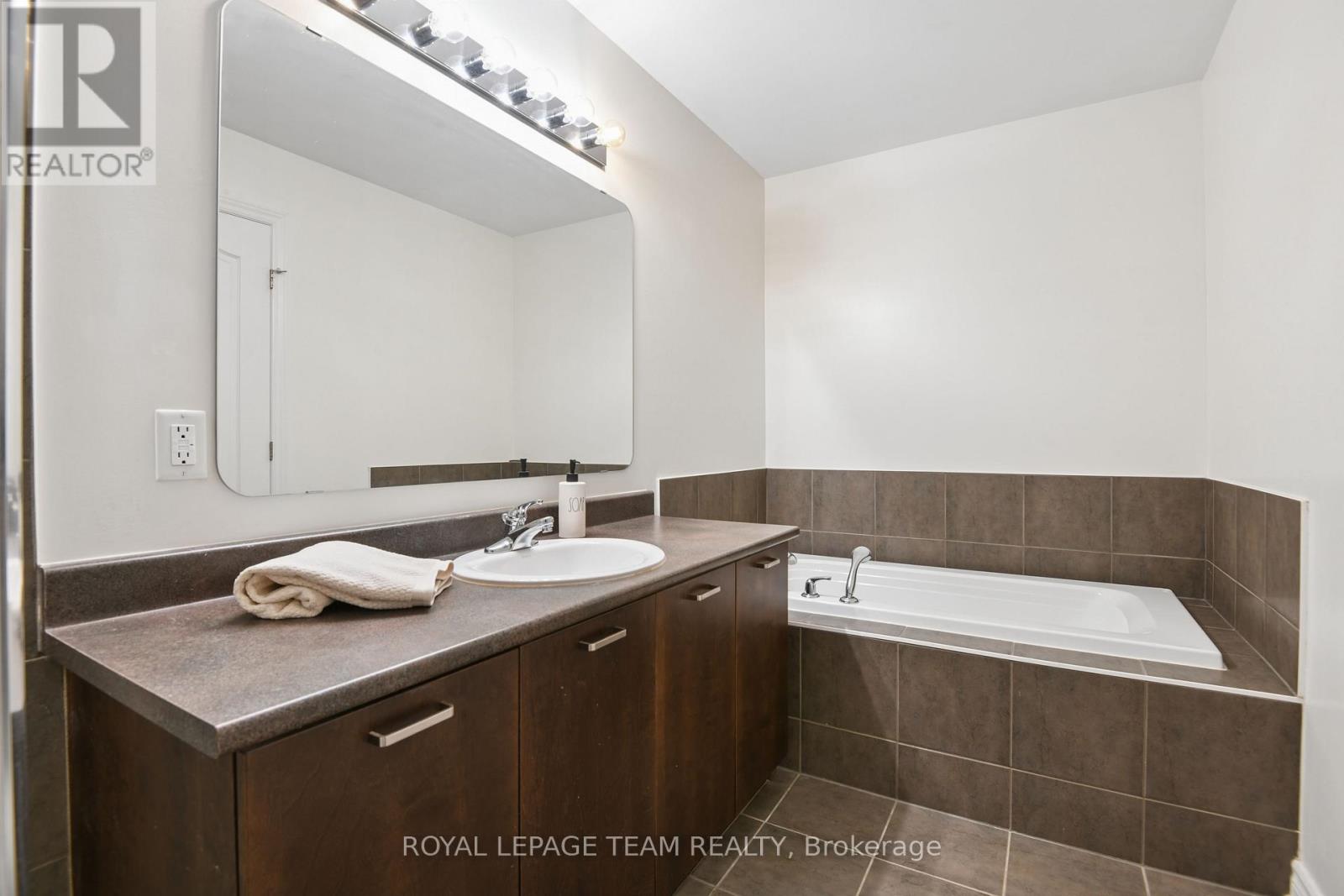 1076 Northgraves Crescent, Ottawa, Ontario  K2M 0C6 - Photo 23 - X13841680